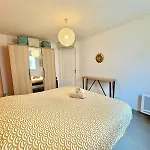 A 100 M Des Plages Rue De Provence * Сен-Рафаель