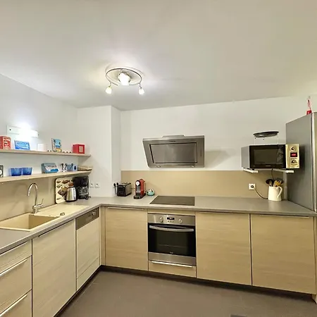 A 100 M Des Plages Rue De Provence