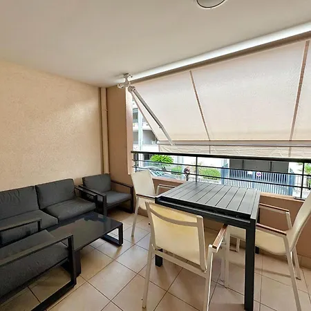 A 100 M Des Plages Rue De Provence *