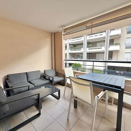 A 100 M Des Plages Rue De Provence Apartment