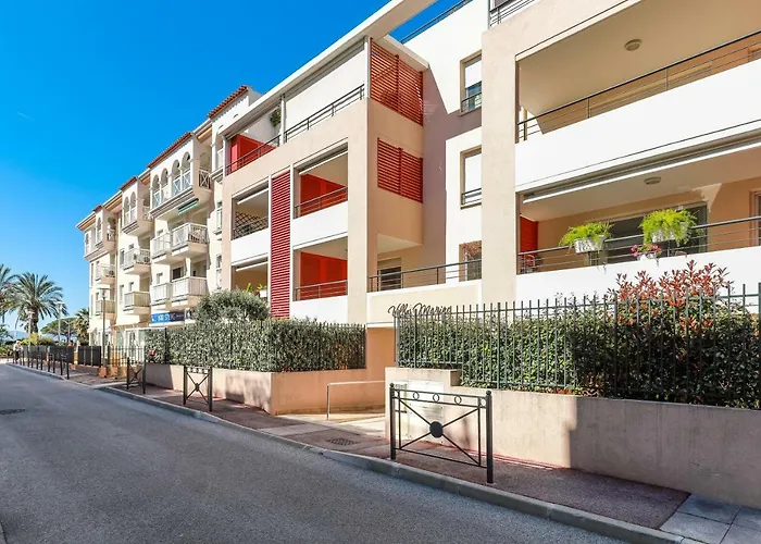 A 100 M Des Plages Rue De Provence Apartment